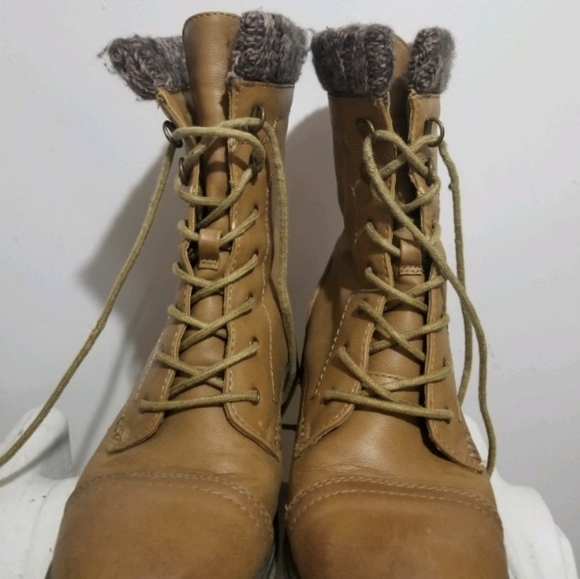 Fall boots - Picture 3 of 4